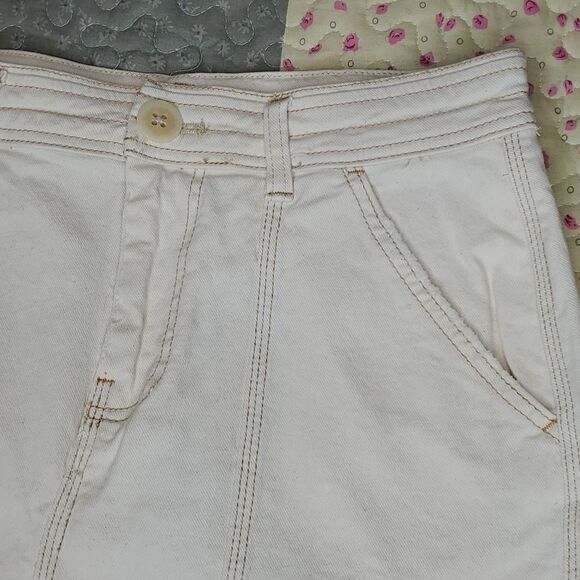 We The Free Stretch Cream Short Denim Skirt, Sz 28 - Picture 3 of 7